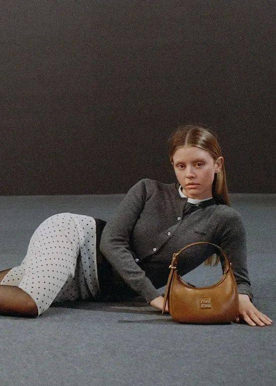 米娅_角色_女孩