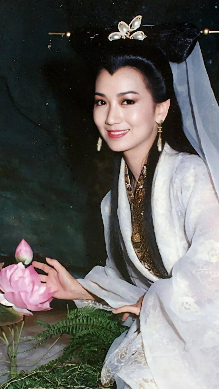 不老女神-赵雅芝!几代人心中的白娘子_电视剧_一家人_形象