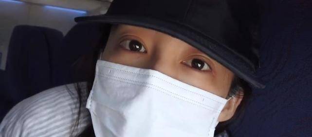 李沁私下真实素颜曝光,与精修图"判若两人",不化妆几乎没眉毛_气质