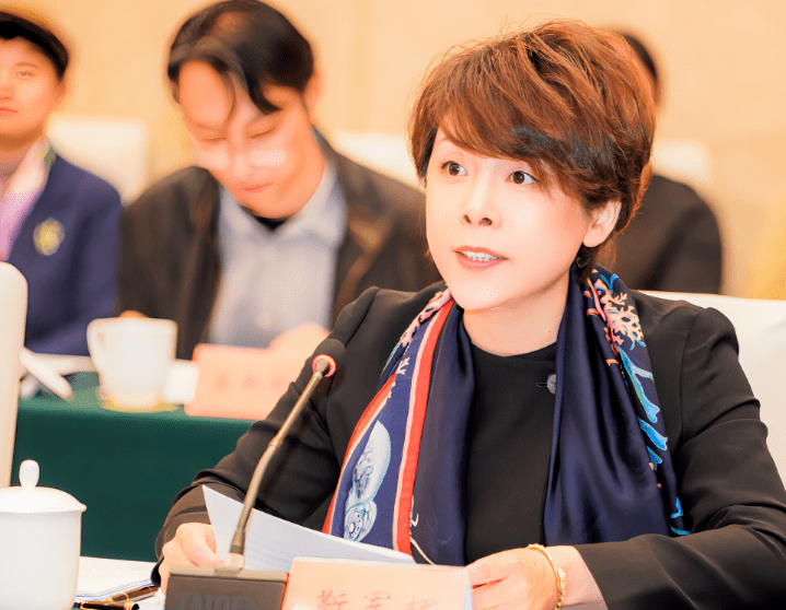 为科技董事长储一凡9,合盛硅业副董事长罗燿10,英发德耀总经理张敏11