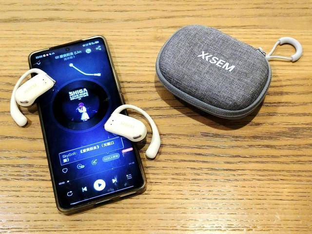 电池仓自带独特时尚设计,百元级西圣Olite开放式耳机上手体验