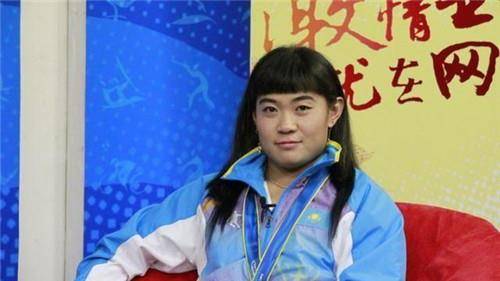 举重女天才加入外籍,夺冠后声称跟中国没关系,如今"报应"来了_运动