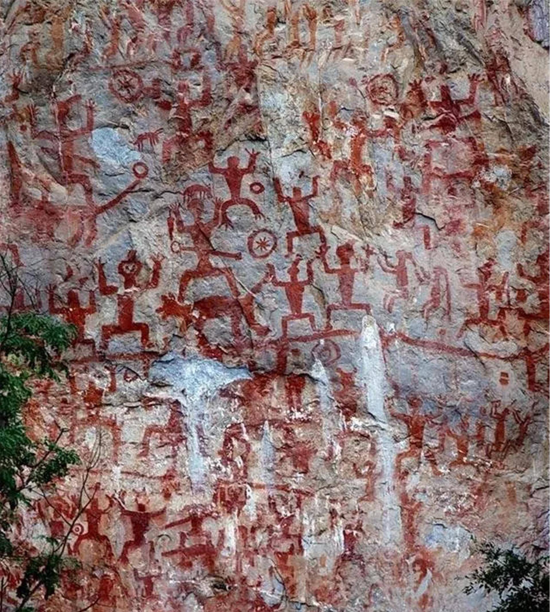 昆仑山发现万年岩画,绘有"飞机图案",真的有史前文明?_壁画_蓝天_人类