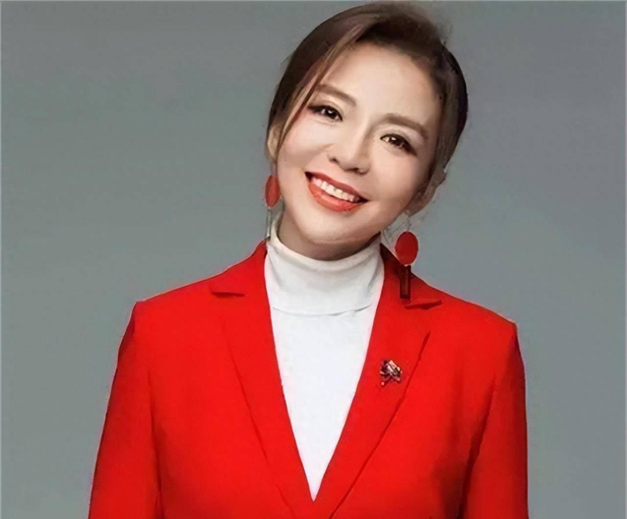 电视主持朱迅:17岁患病,34岁患重疾,不惧谣言自称要活到90岁_工作