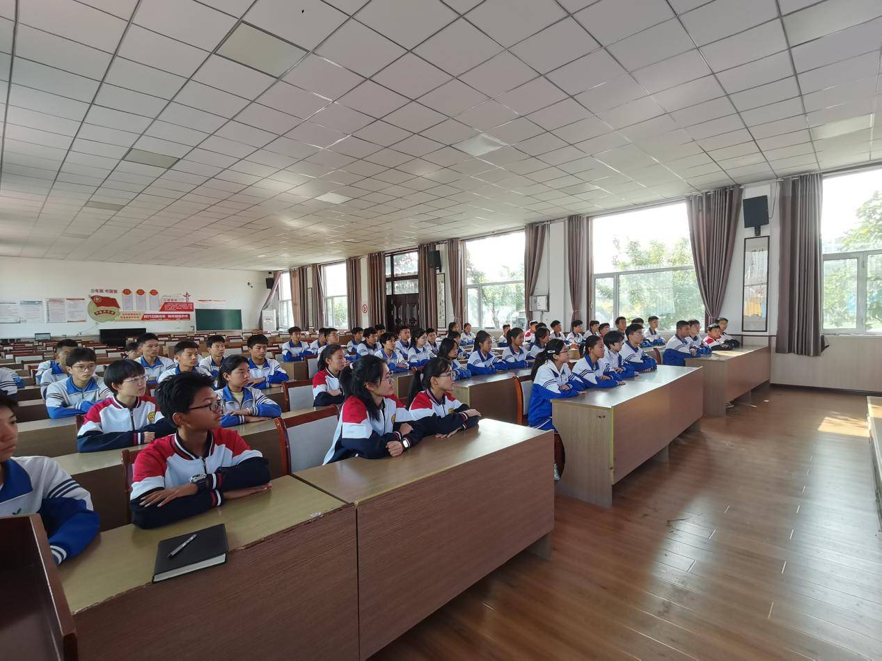 将体育精神进行到底 ——濮阳市油田第五中学举行第39届中学生运动会