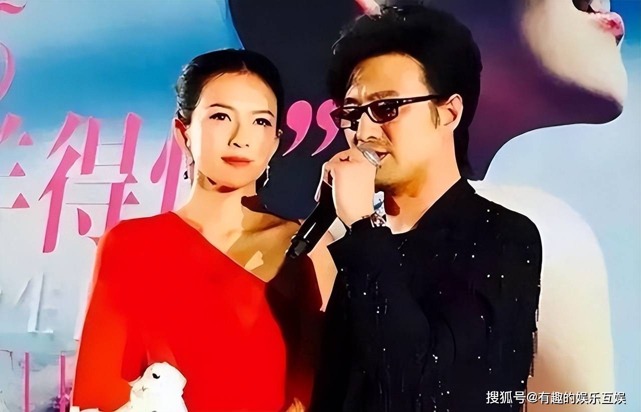 汪峰章子怡离婚,贾乃亮李小璐合体为女儿庆生,甜馨笑容明媚 !