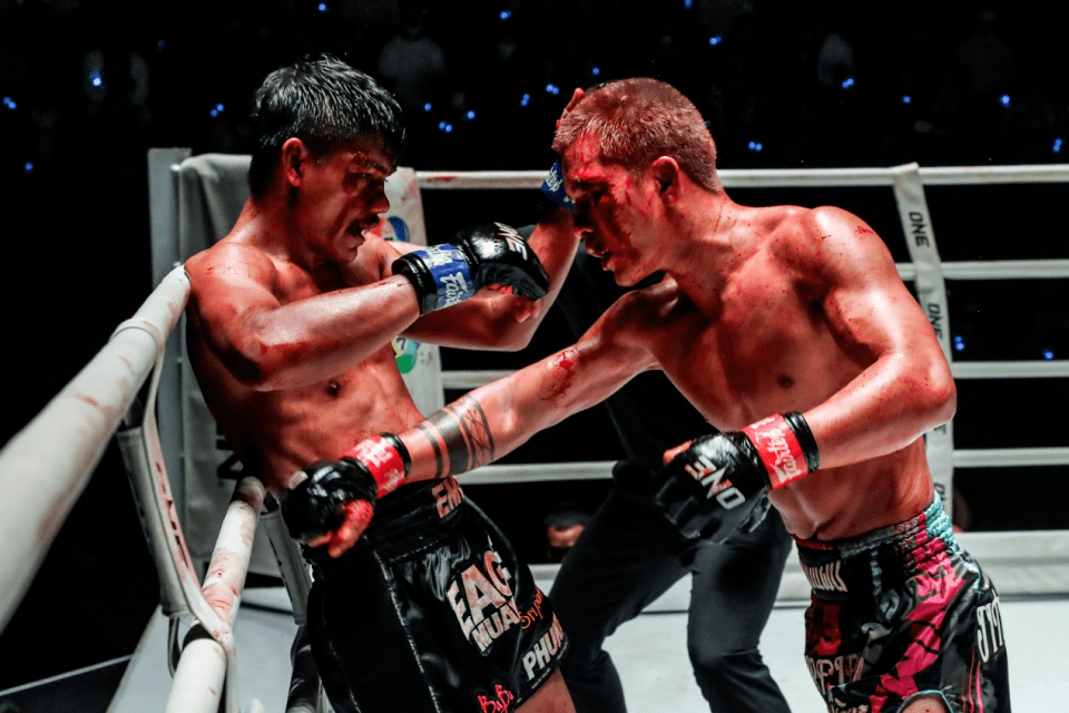 穆萨耶夫首回合ko泰拳新星,育普帕遭遇连败_对手_进攻_拳法