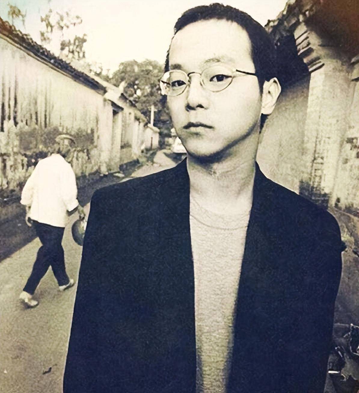 高原:从王菲手中抢走窦唯,与其分手18年后,选择和女儿共度余生_高飞
