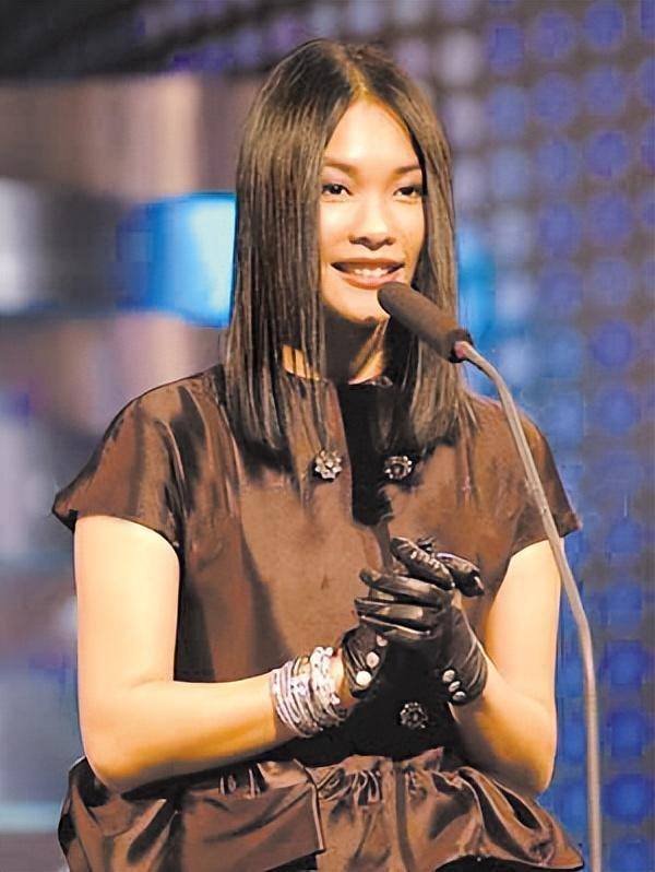 却被俩渣男折磨成精神病,今49岁无人识_陈佳明_许美静_妻子