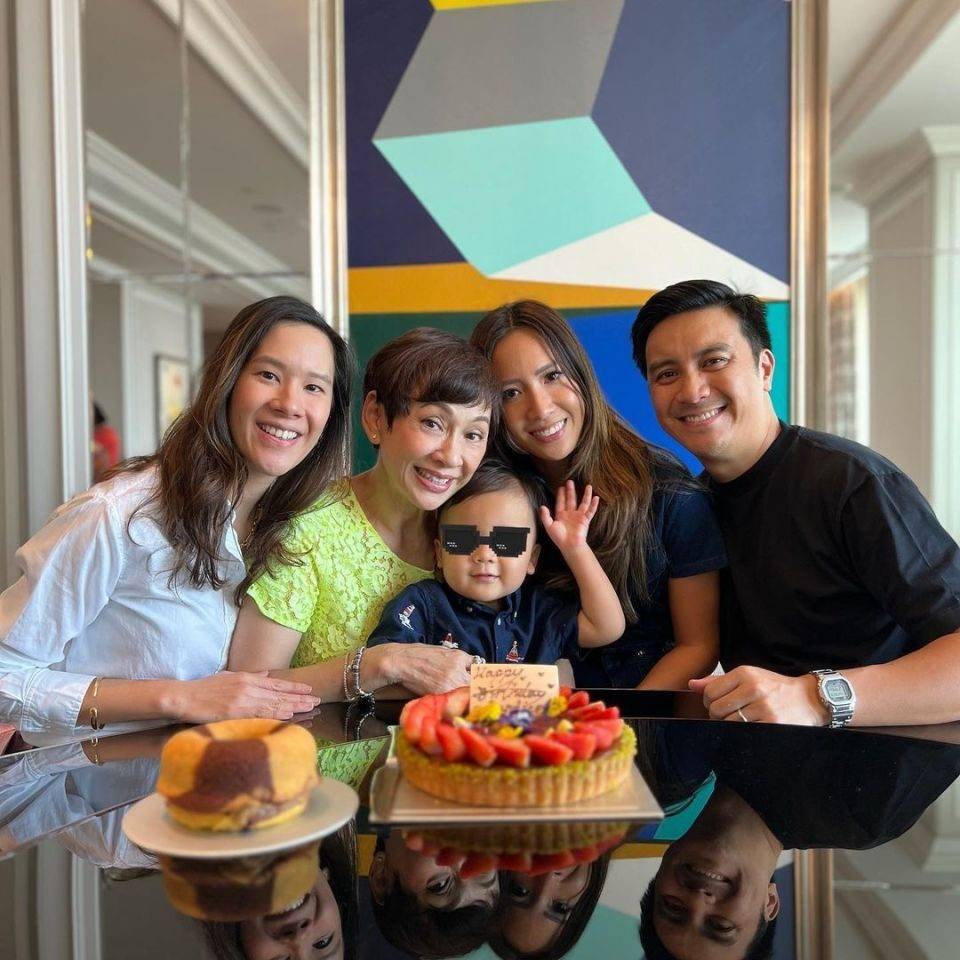 生日与姜大卫胡枫罗兰等庆祝 还三代同堂一起旅游庆生_好友_女儿_外孙