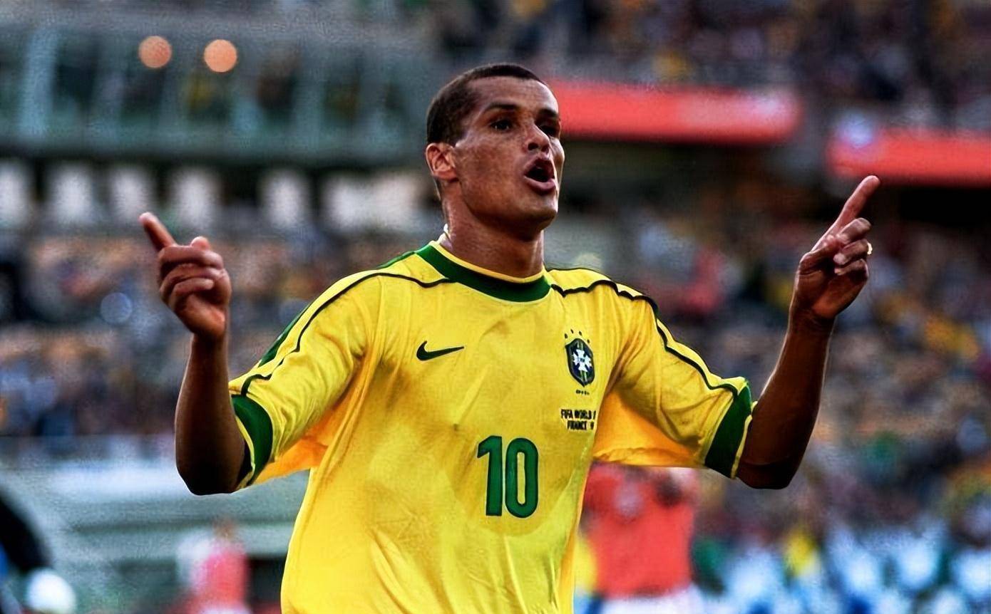 足协官宣新职务,里瓦尔多正式上任亮相我们岗位,郑智乐开花_足球_传奇