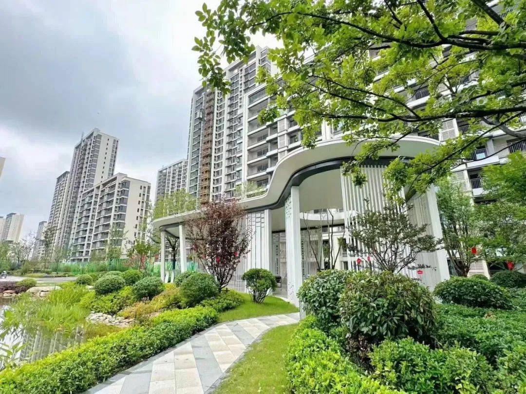 六安绿地未来城售楼处电话售楼处地址【售楼中心】24小时电话详情!