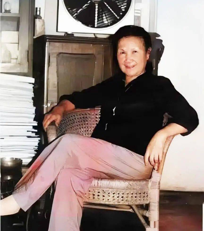 原创赵丹的前妻叶露茜:谣传让她含泪与作家再婚,后来怎样了_上海_新疆