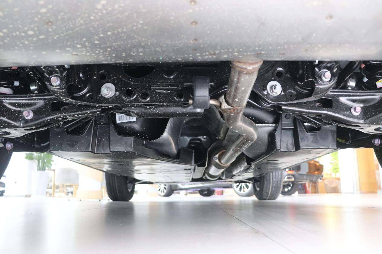 底盘上,探岳gte和途观l phev都是采用的前麦弗逊独立悬架,后多连杆