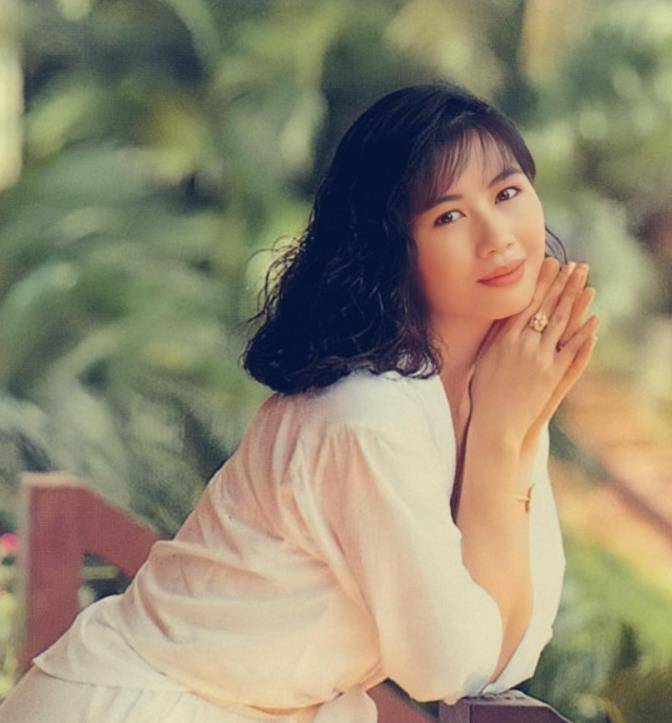 "杨宝玲,三段婚姻三段不同的人生,如今成人生赢家_比赛_成为了_陈荣森