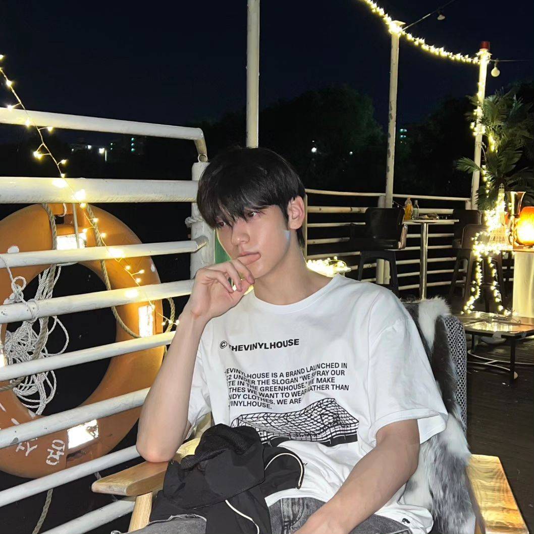 精选10个「男友照达人」韩星,车银优,黄旼炫让人好心动!