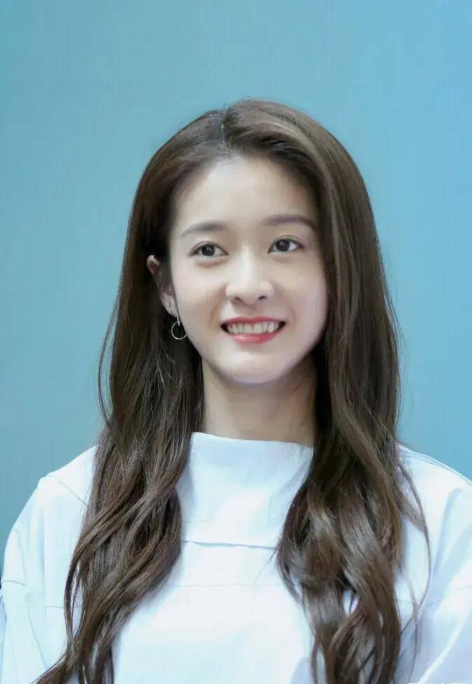 2014年,凤凰传奇的玲花说五月天的歌像狗屎一样的消息在网上传疯了