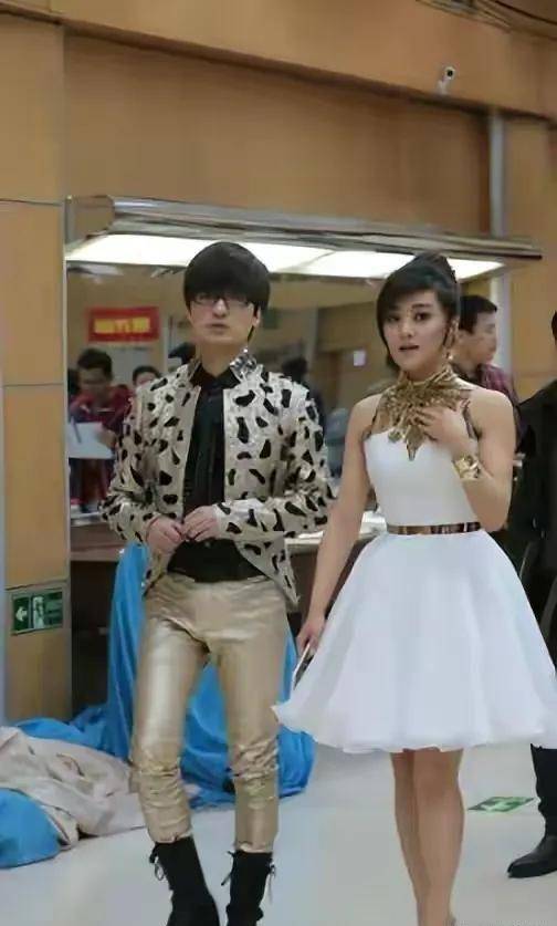 从搭档到夫妻,再到如今形同陌路,结局让人唏嘘不已_王小玮_音乐_小海