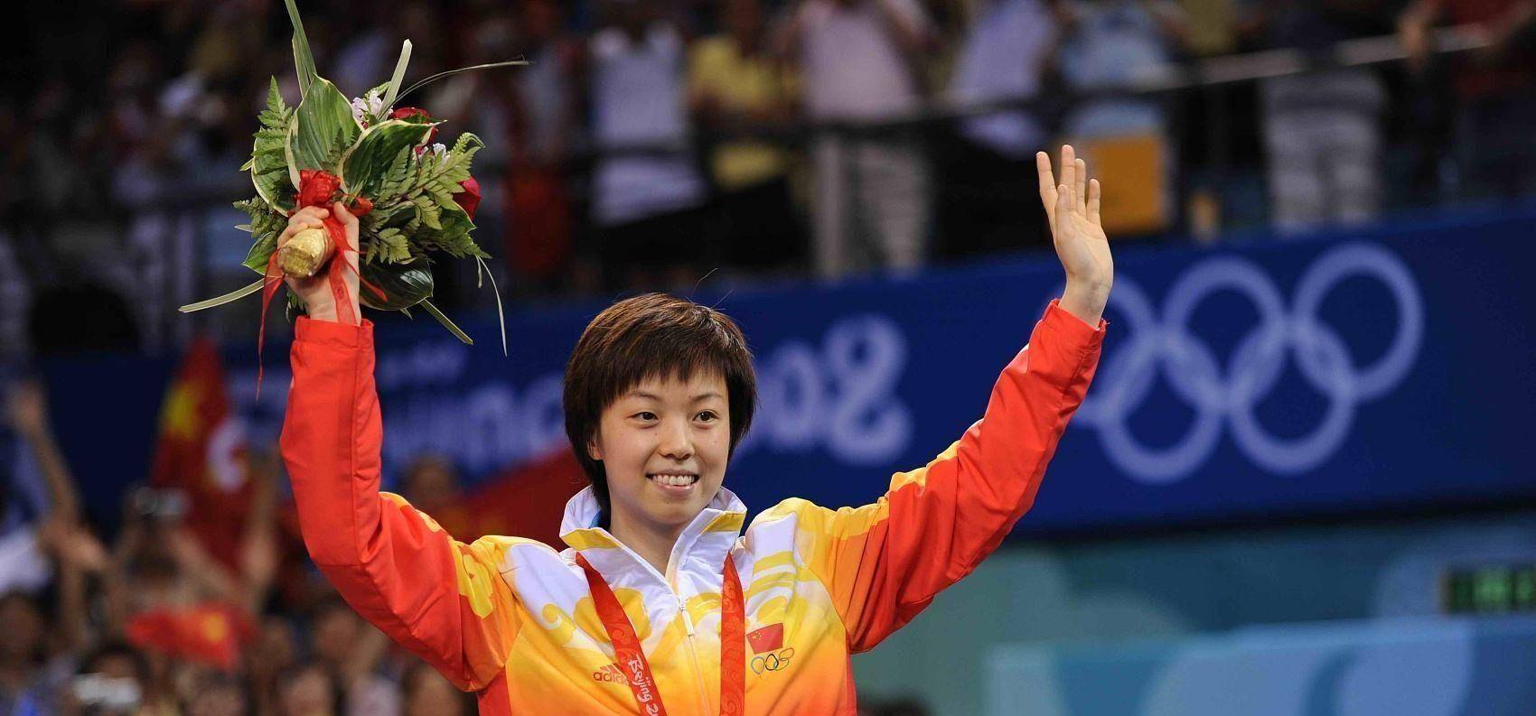 他认为张怡宁具有非常强的领导气质,能够很好地带领和激励年轻球员.