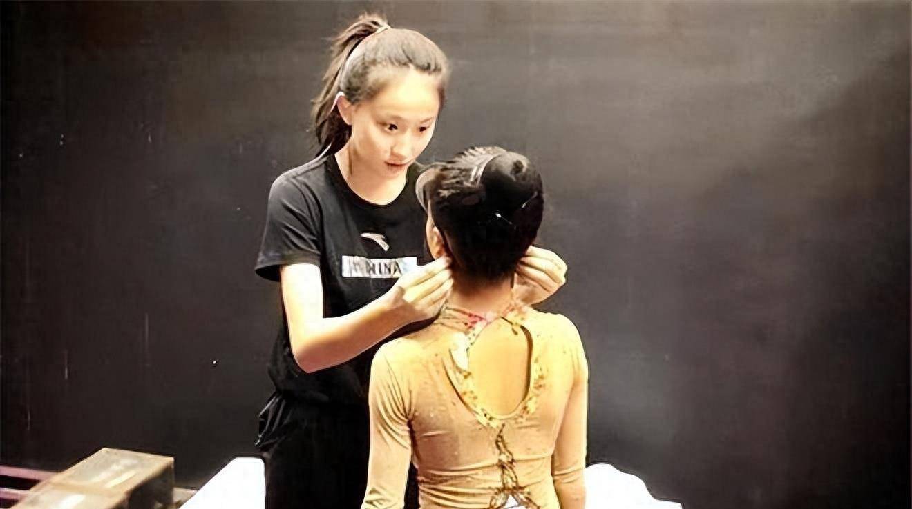 因一张照片走红,退役后拒绝进入娱乐圈去当教练_李莹念_女孩_大白杨