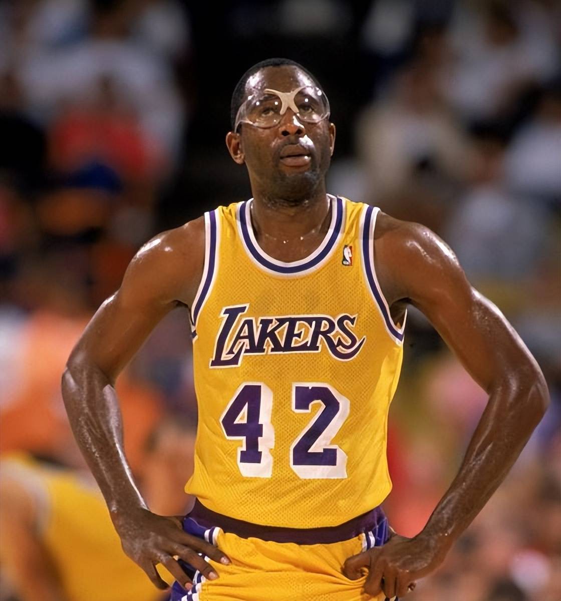 第八:詹姆斯沃西詹姆斯来到湖人队的时候,也引起了不小的风波,靠着