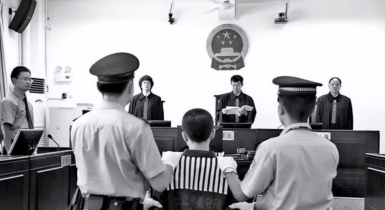 天津"黑老大"刘凤学:一手遮天十几年,出狱时百辆豪车迎接_王某_小弟