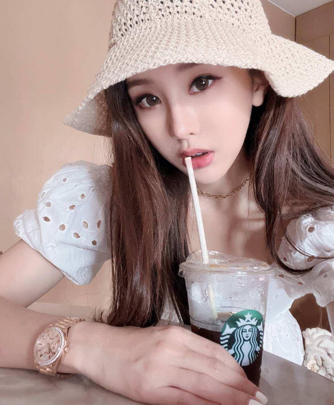 香港时尚女星晒身材!时尚上围吸眼球,曾惹麻烦情感闹剧!_陈静_运动_古