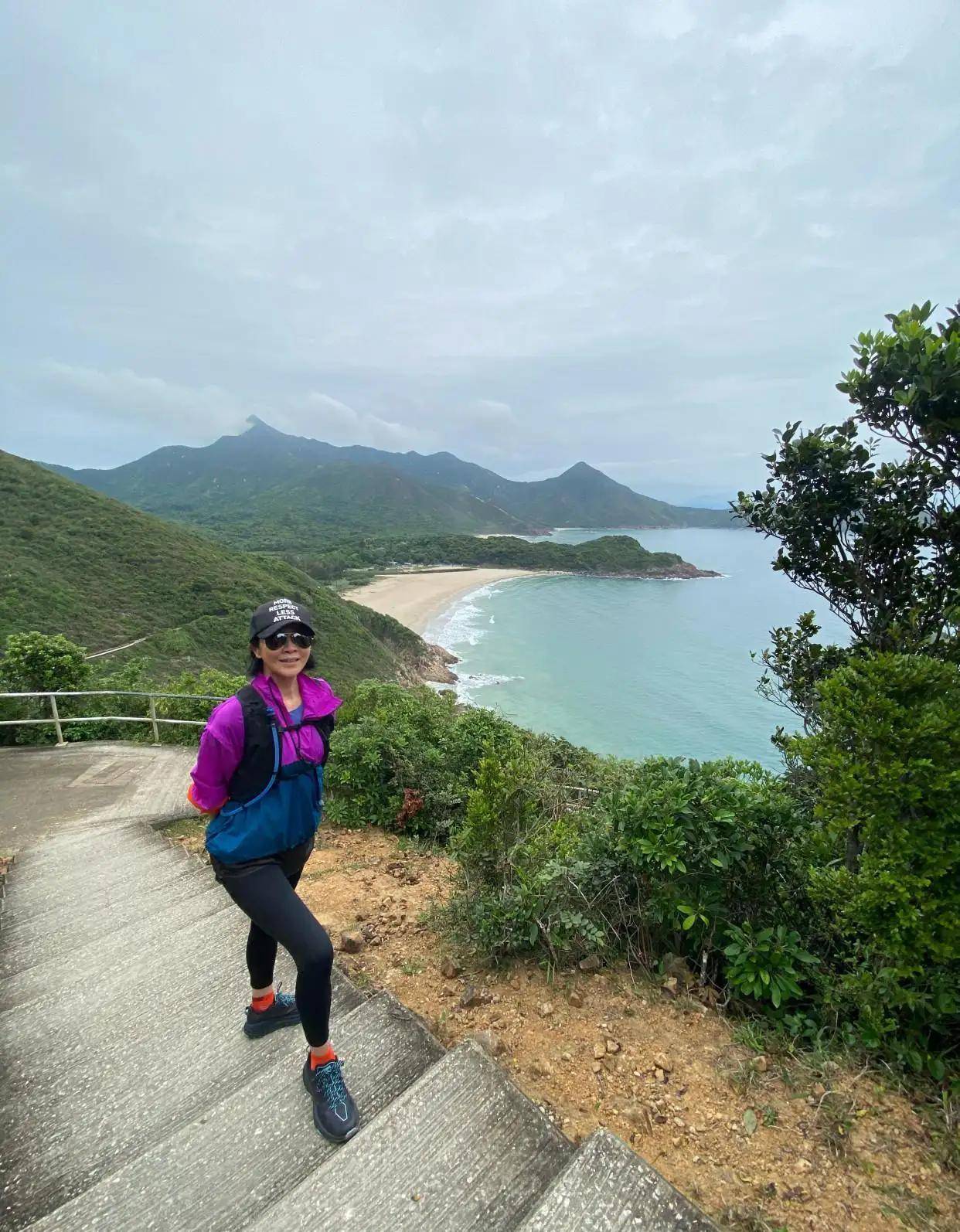周润发对刘嘉玲说:"梁朝伟不去,咱俩去爬山吧!"_朋友_异性_和发