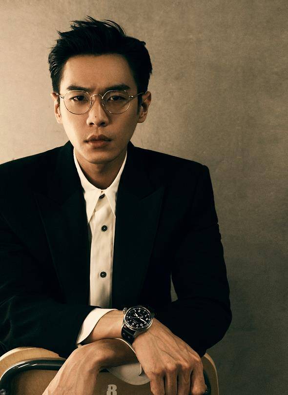 张若昀被偶遇,瘦到青筋凸起让粉丝直言心疼,网友:太瘦也不好