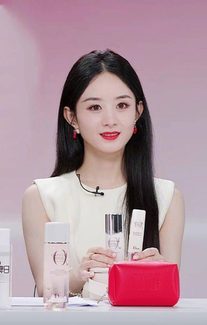 赵丽颖李冰冰同框拍大片,浴巾包头配墨镜,两人大女主气场太合拍_因为