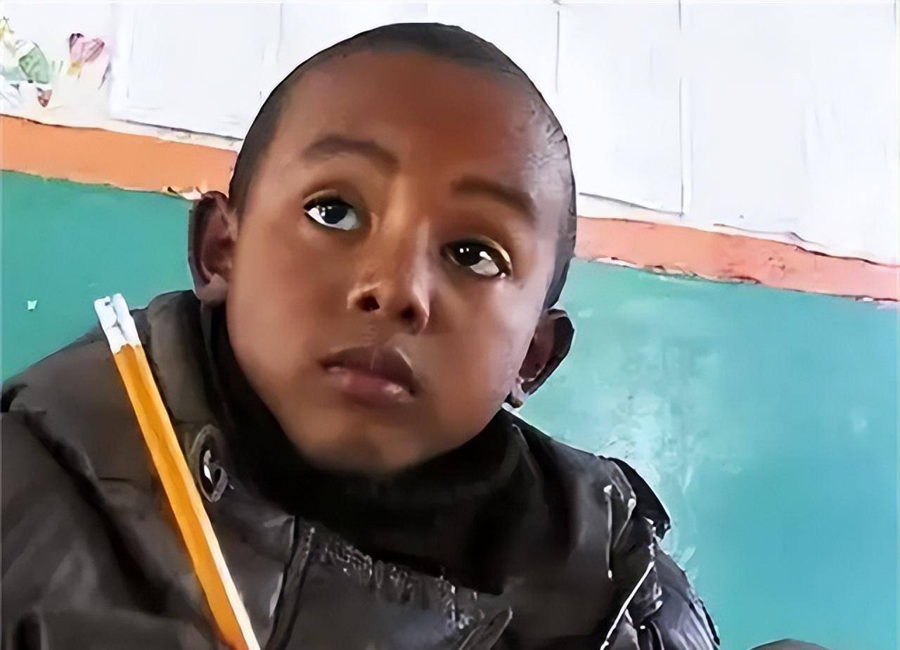 12年前,浙江农村盛奶奶收养的黑人小男孩,如今为啥非要考浙大_巴比