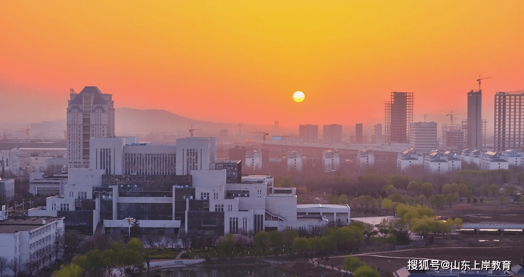 临沂大学双月湖校区_临沂大学双月湖校区招生电话_大学临沂分校