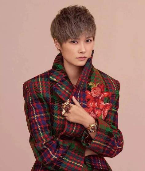 明星蜡像大赏:杨幂造型雷人又好笑,易烊千玺三秒破功:我不理解_李冰冰