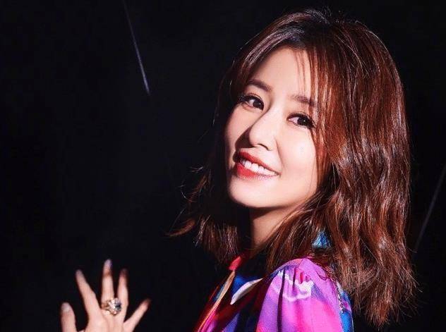 林心如女儿小海豚正面照被公开?