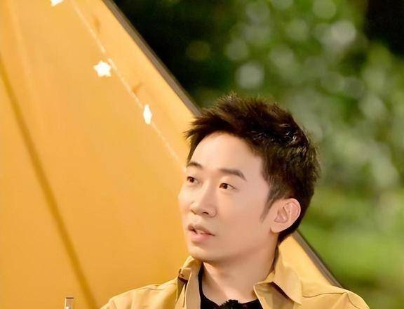 最终的结果是他没能拍成电影,《美人鱼》组最终决定不聘用他,因为他在