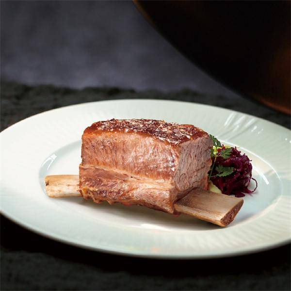 王品牛排全新城市形象店揭幕绝佳海景与创新风味惊艳而来三十周年持续