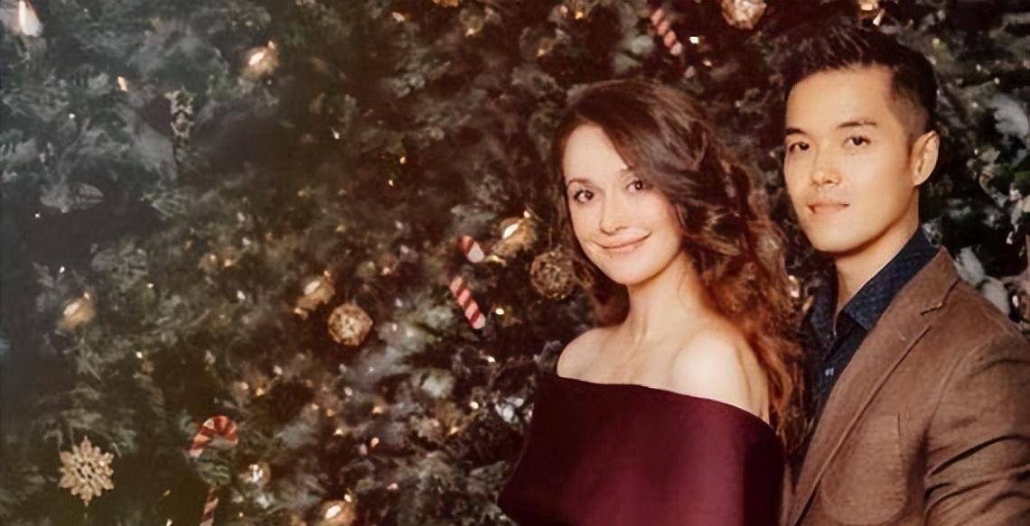 国外冠军:瑞莎为爱放弃身份嫁到我们,37岁生二胎仍似少女_mike_富豪