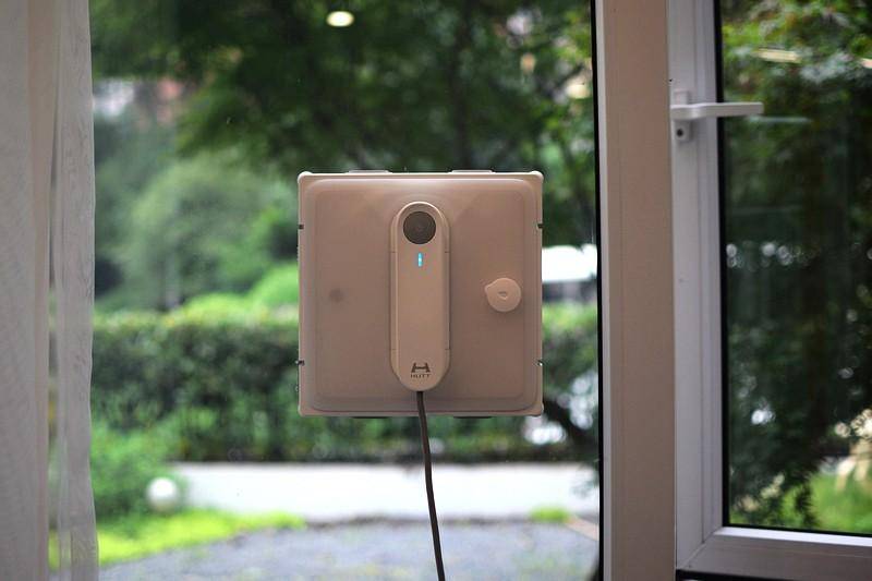 让擦窗更轻松 双向四喷头 赫特智能擦窗机器人W9