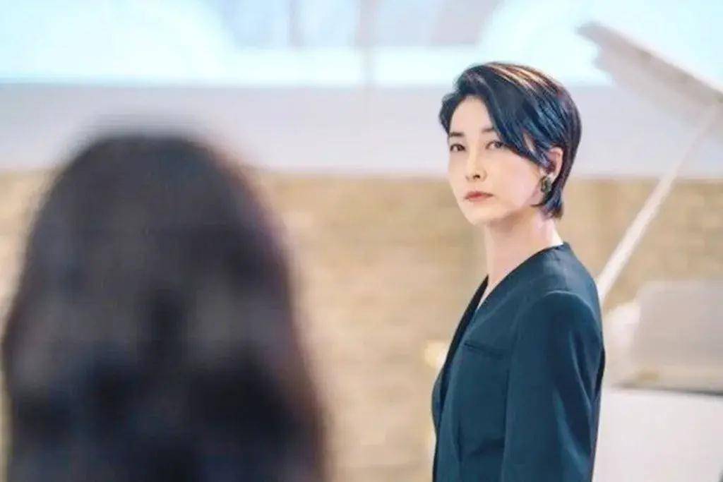 帅气女财阀回归,不变的依旧是领袖气质_陈瑞妍_电影_演技