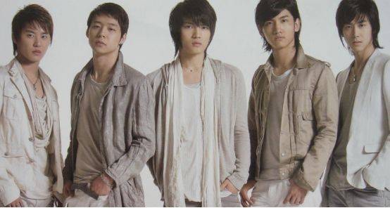 朴有天被扒和女企业家秘恋,女方身份高贵,网友辣评:入赘专业户_黄荷娜