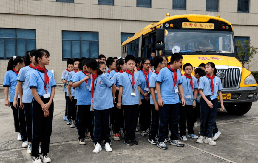 瞳立佳视力防控科普馆暨卓恩小学组织开展视力科普研学活动