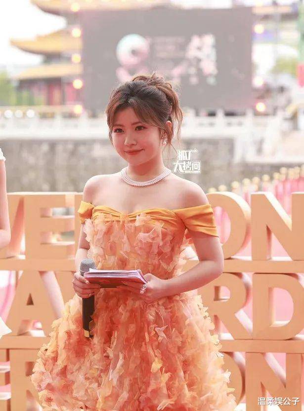 黄子韬旗下的曹曦月,演过新倚天屠龙记》中的殷离,结果毫无水花.