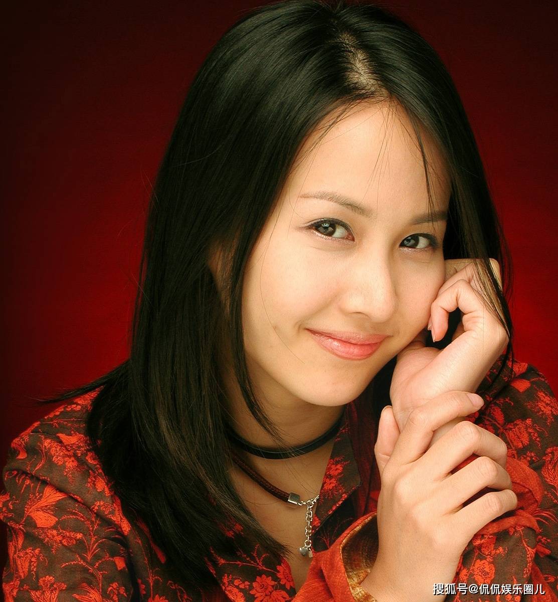 《寄生虫》女主,演技派赵茹珍,身材性感如此迷人!