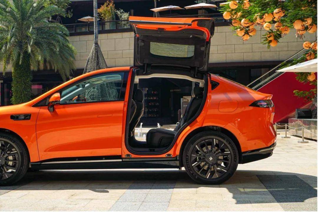 十个问题了解|三十万内就拥有鸥翼门的suv 昊铂ht_搜狐汽车_搜狐网