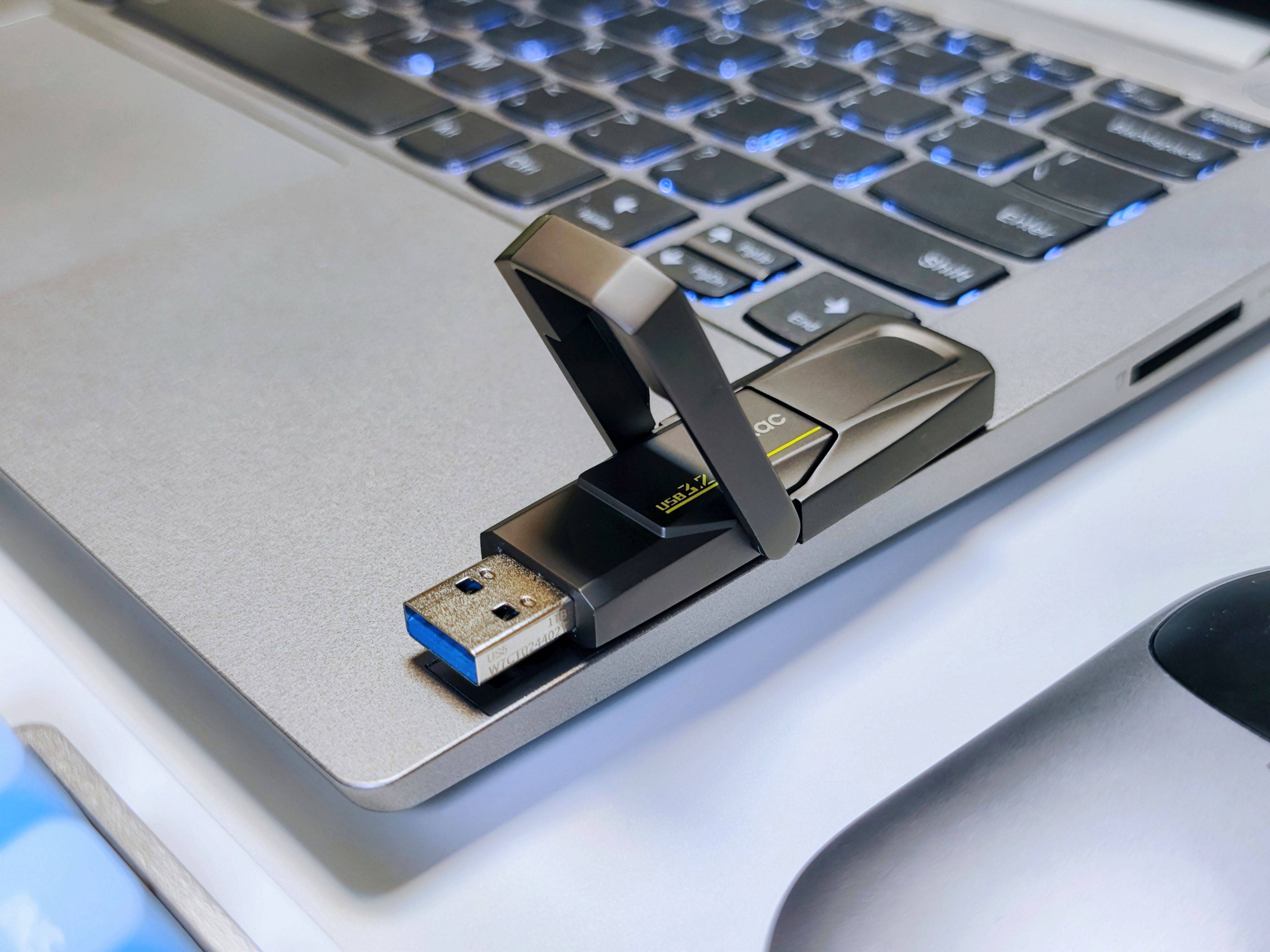 数据先锋|U盘的尺寸,SSD的速度,朗科"跑王"US5带你实现传输路上的弯道超车!