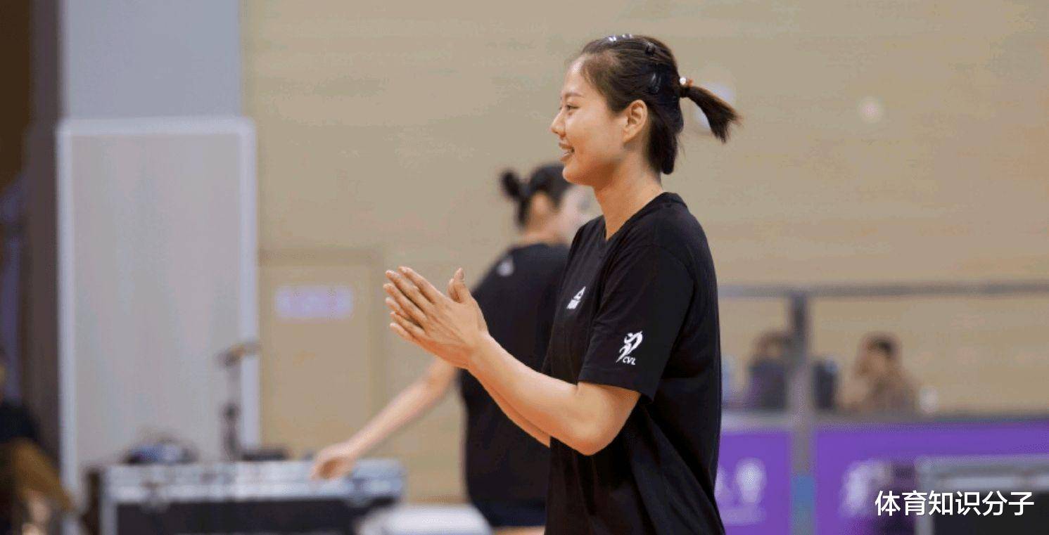 龚翔宇狂轰22分势如破竹,网友:一回国内就无敌_中国女排_比赛_机会