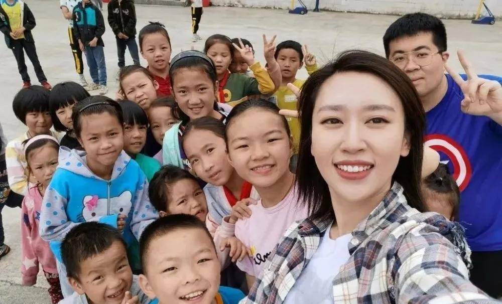 《新闻联播》主持人王音棋"突然"一笑,惹网友争议_潘涛_因为_观众