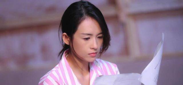 章子怡的同班同学,嫁给马来西亚首富,自己和儿子还都是中身份_胡静