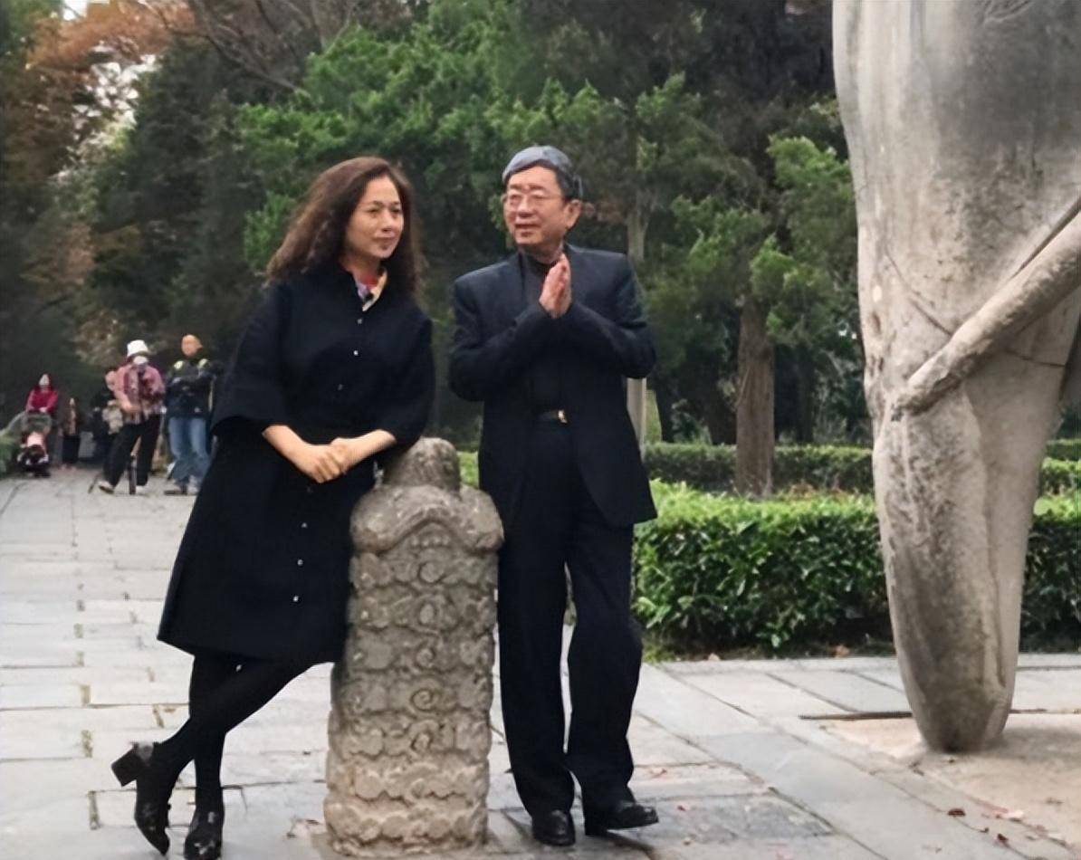 马兰余秋雨图片图片