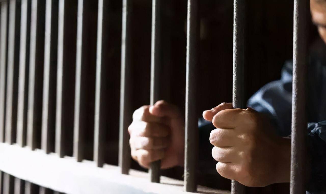 夫妻白手起家却遭丈夫背叛,妻子疯狂报复,结局大反转引人深思_李琼